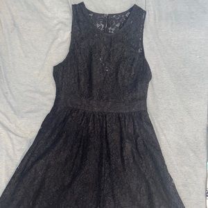 BLACK LACE BCBG DRESS